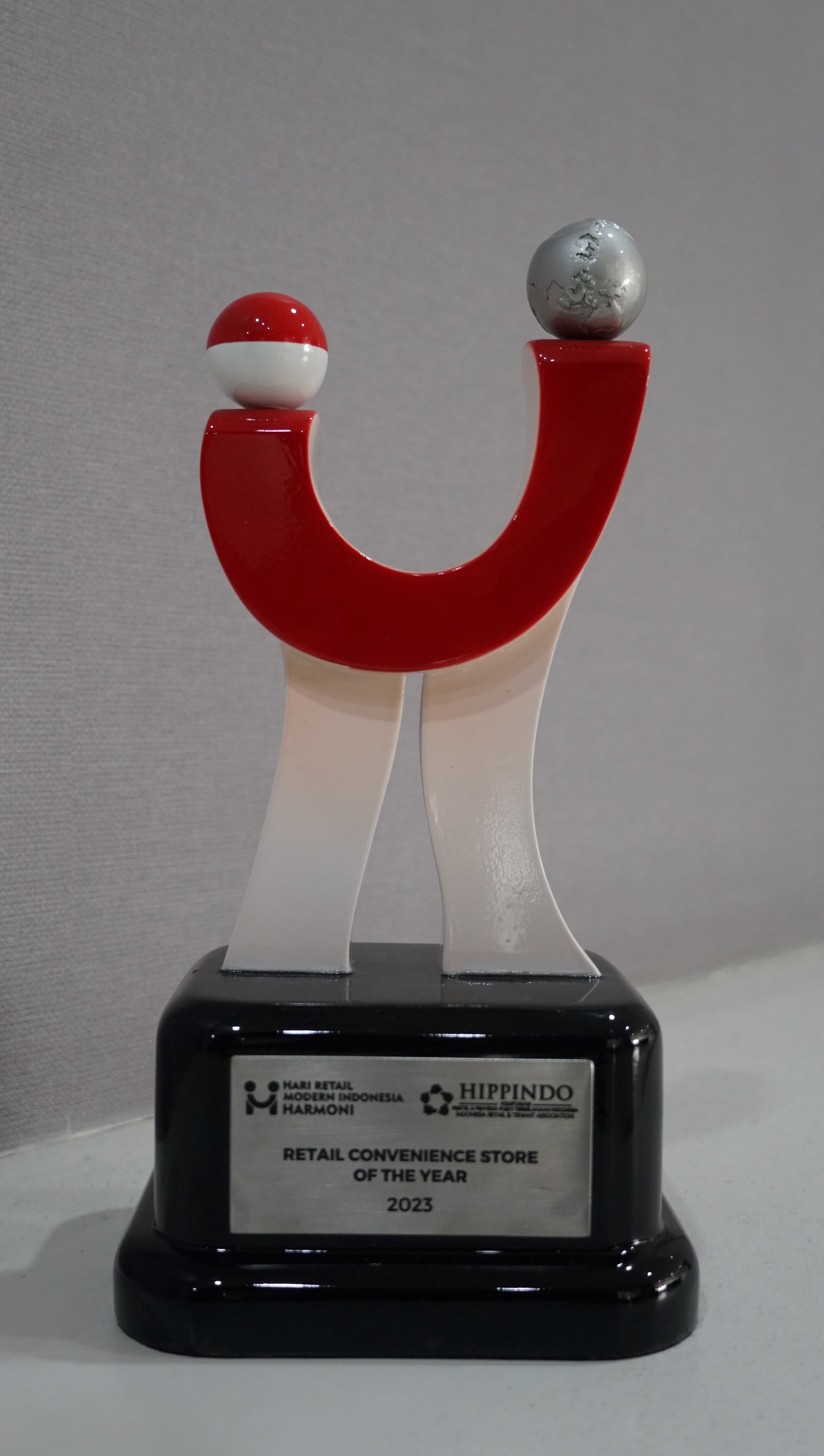 Image reward Retail Convenience Store of The Year dari Hippindo