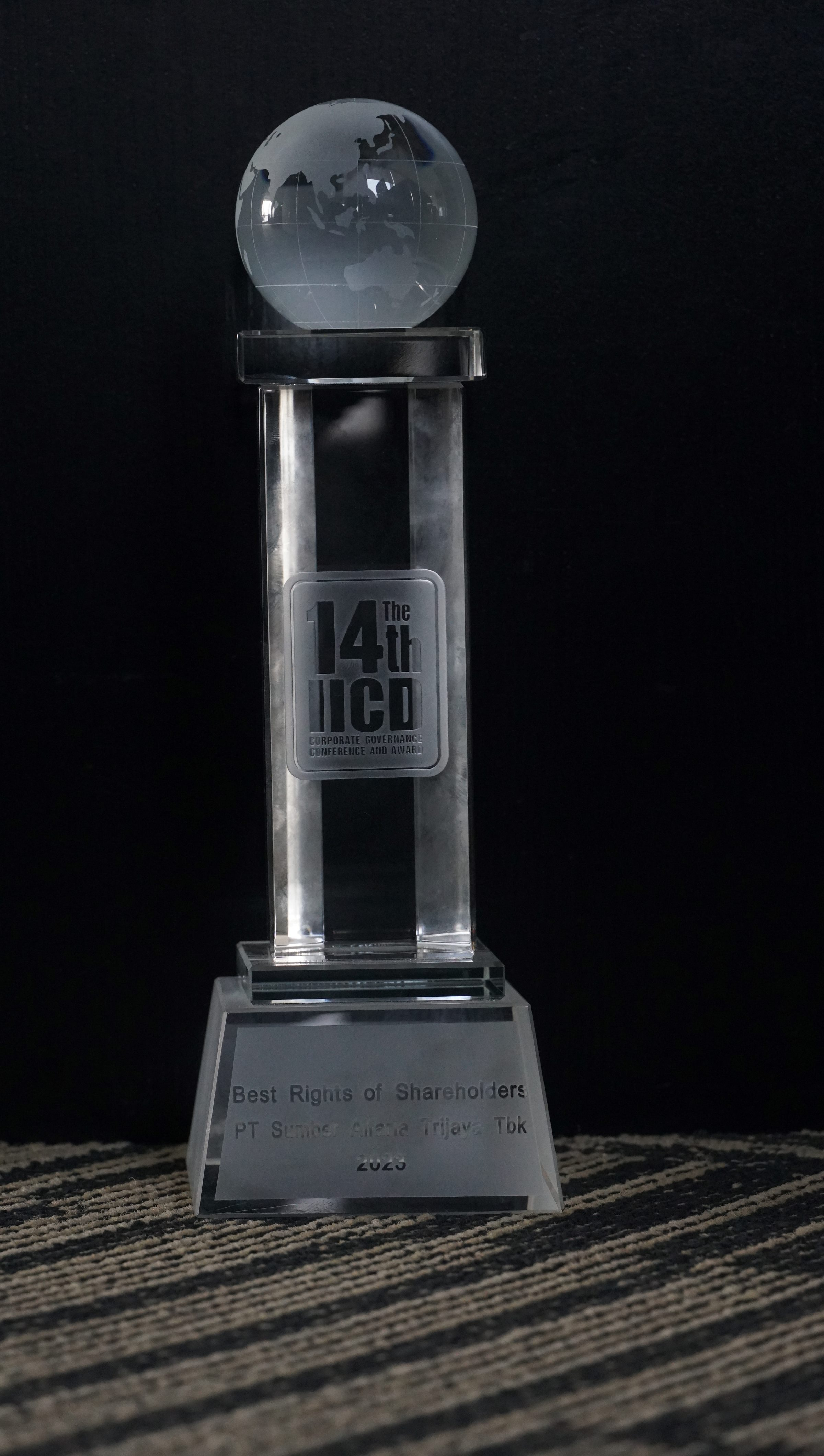 Image reward Top 50 emiten dengan kapitalisasi pasar terbesar (Big Cap PLCs) dari IICD