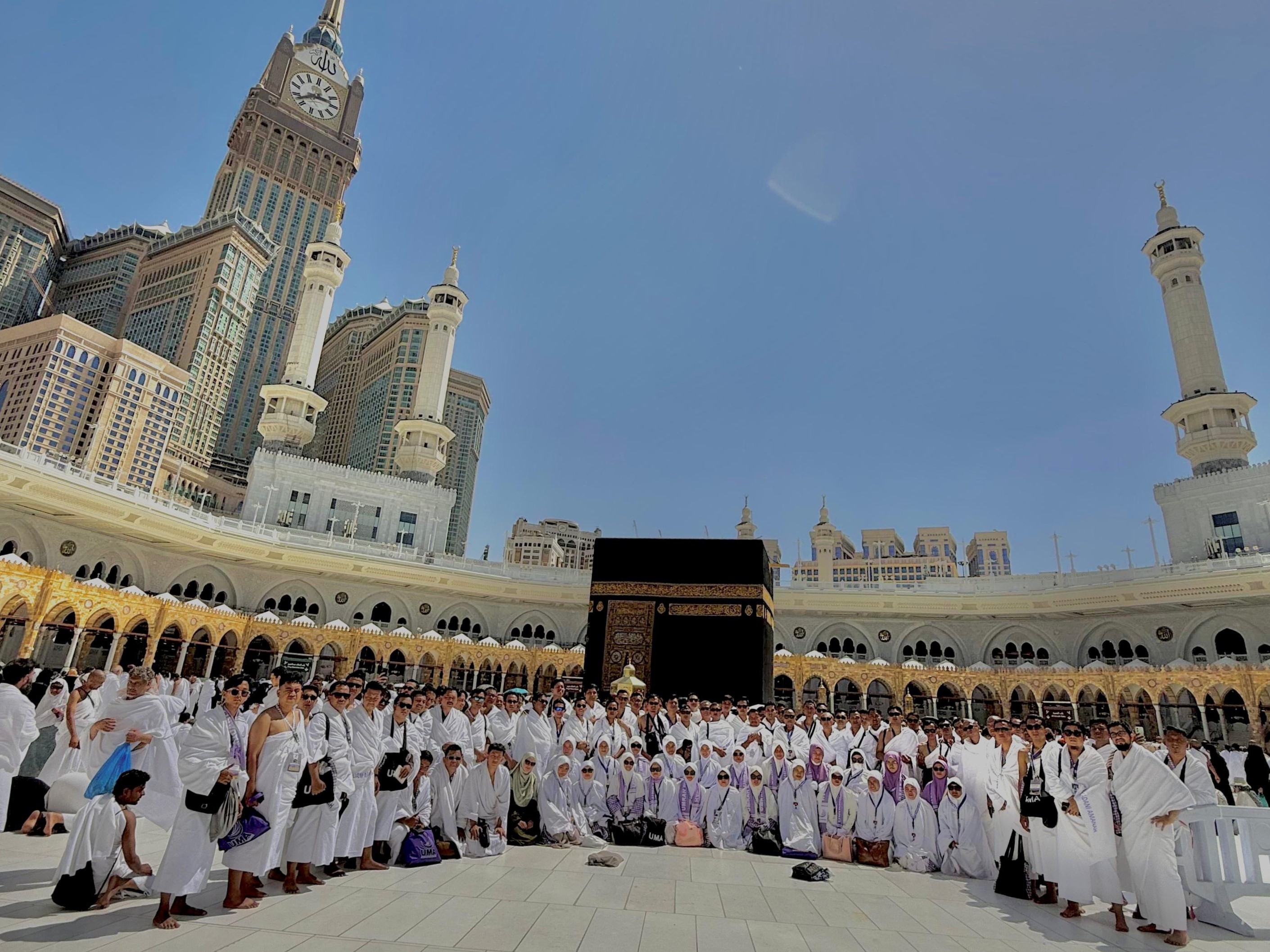 News Banner Wujud Apresiasi, Alfamart Kembali Berangkatkan Karyawan Terbaiknya ke Tanah Suci Makkah