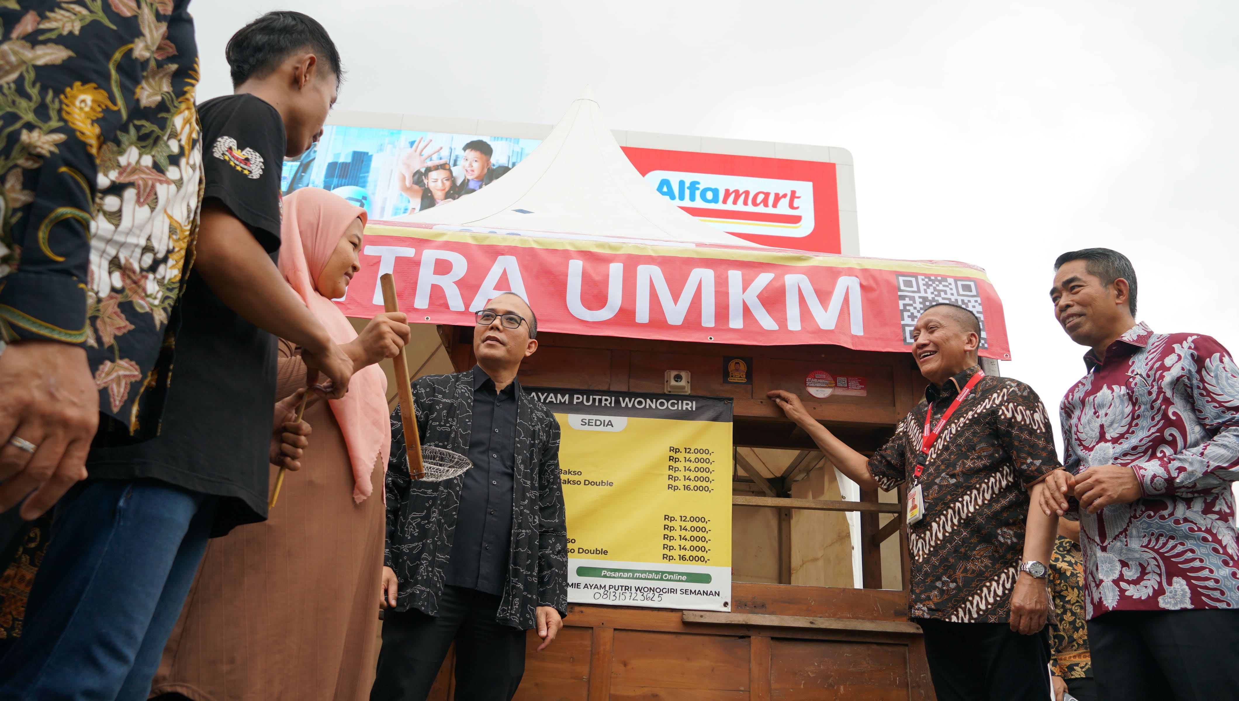 News Banner Jamin Perlindungan Usaha 10.000 Pelaku UMKM: Alfamart dan Askrindo Kolaborasi Dukung UMKM Naik Kelas