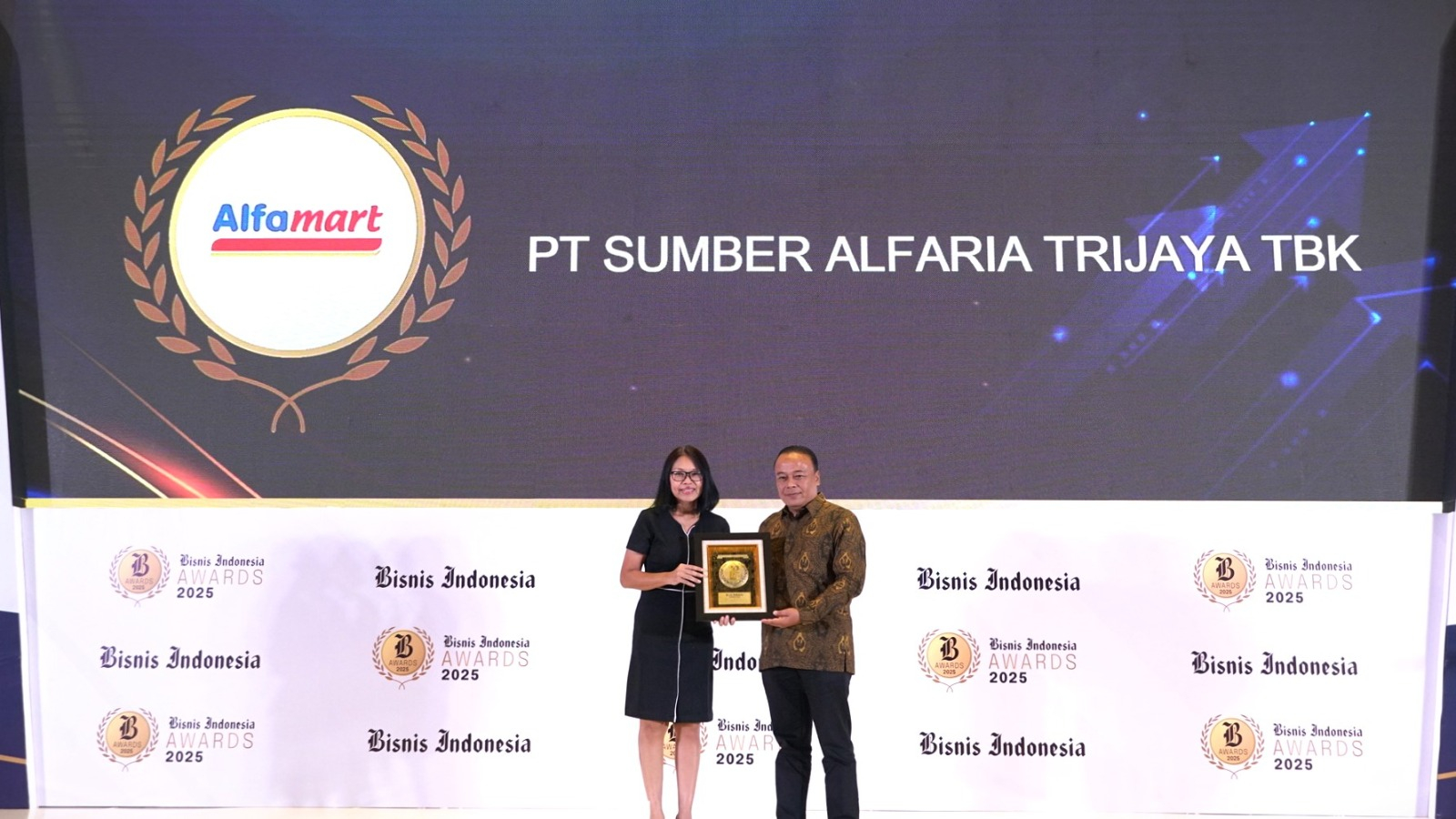 News Banner Alfamart Raih Tiga Kali Berturut Penghargaan Ritel Terbaik dari Bisnis Indonesia Award 2025