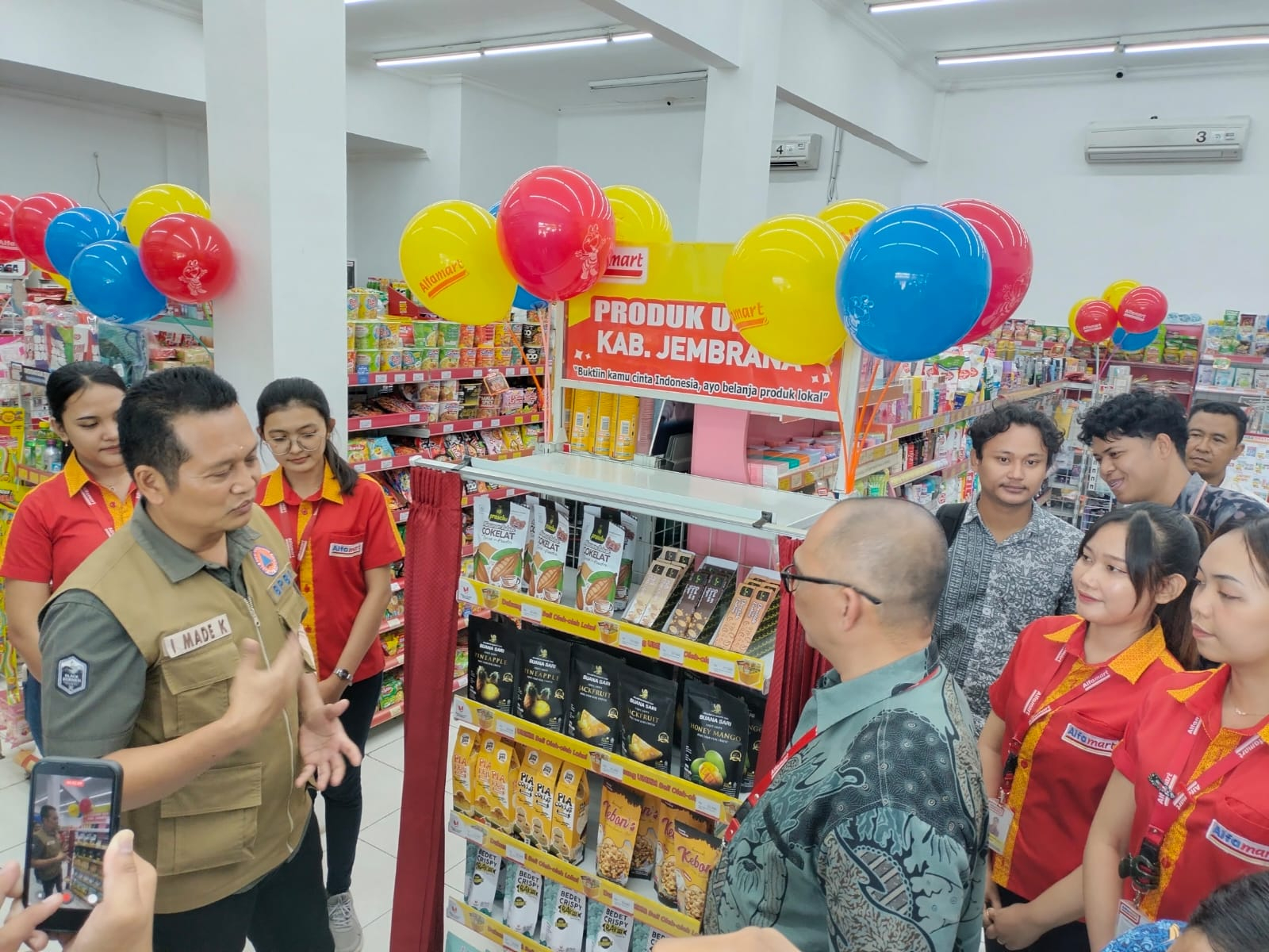 News Banner Produk Unggulan UMKM Lokal Kini Mejeng di Gerai Alfamart